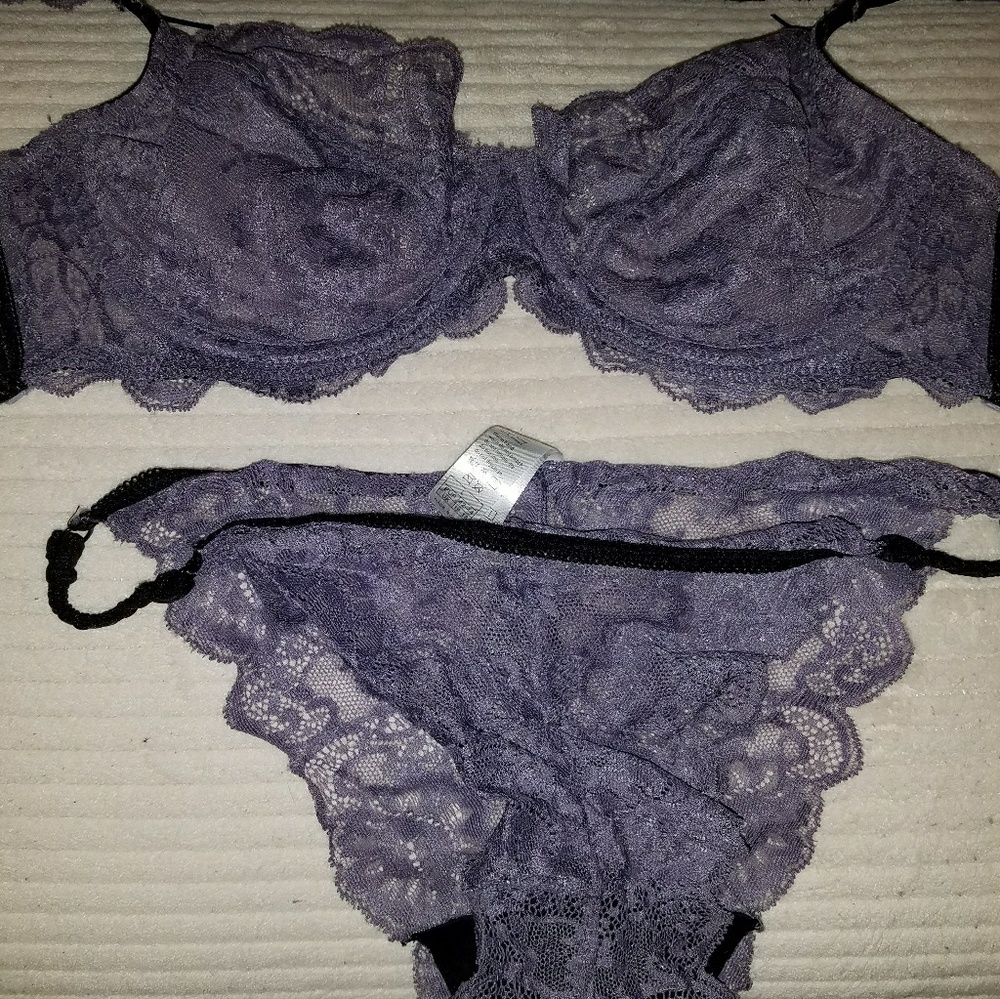 Body 1 purple and black bra and panties set 36C